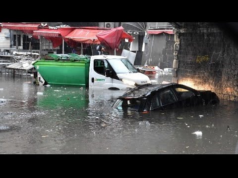 🌧 Cars washed away by torrential rain in Catania, Sicily, Italy 🇮🇹  October 26 2021 Italia maltempo