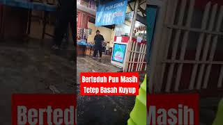 Download lagu Berteduh Pun Masih Basah Kuyup mp3 Download lagu Berteduh Pun Masih Basah Kuyup mp3