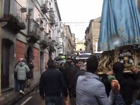 Girifalco 08 Aprile 2012-A cunfrunta- Ripresa con telecamera  ai piedi  della statua di Gesù.mpg