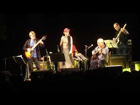2012-05-05 2 - Andy Summers & Roberto Menescal with Cris Delanno - Every Little Thing She Does - Rio