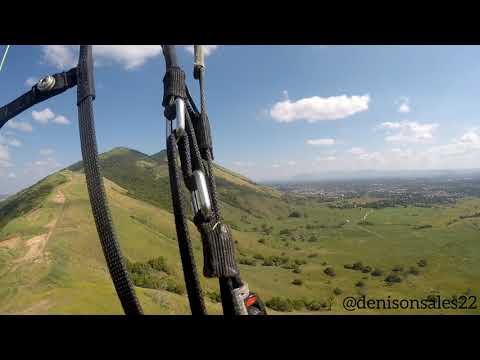 Decolando e pousando de parapente na Rampa da Serrinha-RJ