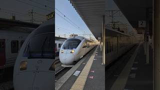白いソニックの通過シーン 885系 香椎駅