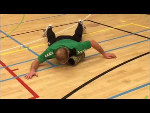 Handbalselectie Oosting E en O rolt...