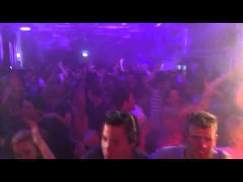 DJ Dennis van der Geest in Leiden