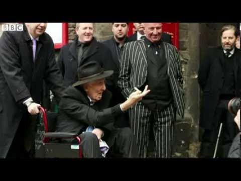 Great Train Robber Ronnie Biggs dies aged 84