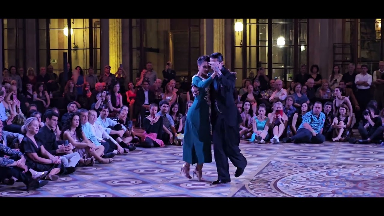 Video thumbnail for Julián Sanchez y Bruna Estellita. Juan D'Arienzo-Miedo. FI Tango 2025 Porto, Portugal. - 2/4