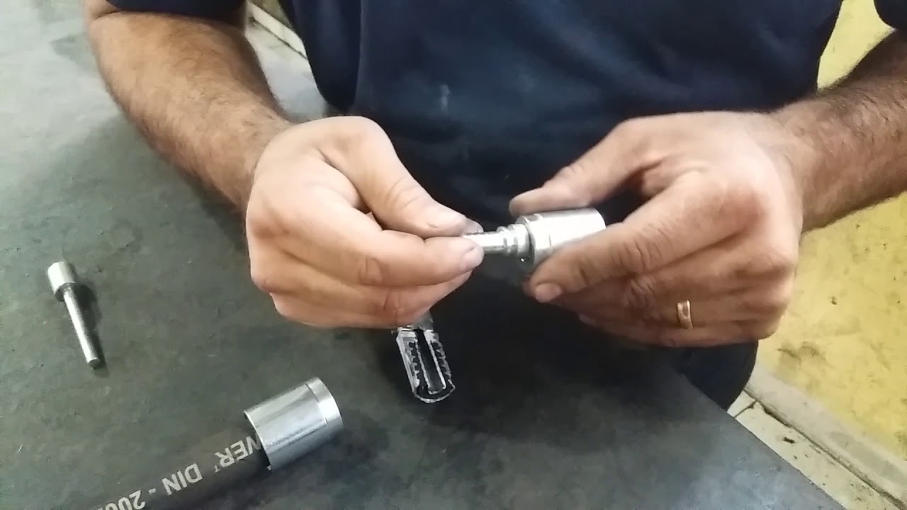 Watch Now Como e feito prensagem em mangueiras hidráulicas Como e feito prensagem em mangueiras hidráulicas