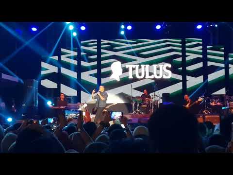 KONSER JATIM FAIR 2018 - TULUS | LABIRIN - LAGU BARU