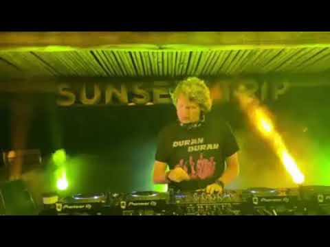 #HERNANCATTANEO 👑❤ #Sunsetstrip PdE 🇺🇾 02.01 20 ➡️ @rufusdusol ●● Underwater (Yotto's Dawn Remix)