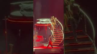 Usher &amp; Chris Brown #nashville #chrisbrown #takeyoudown