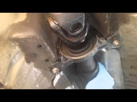 E39 M5 CSB movement and u-joint hitting body