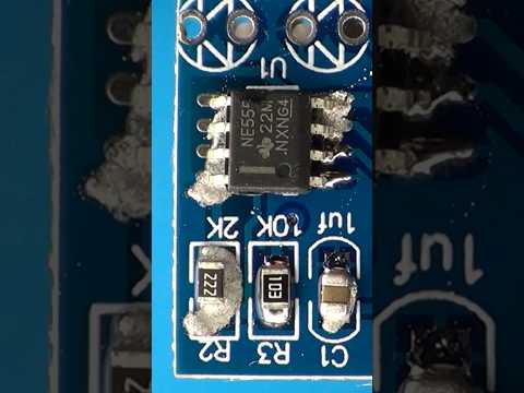 Easy installation of SMD NE555, resistor and capacitor with solder paste. #soldering #smd #pcb