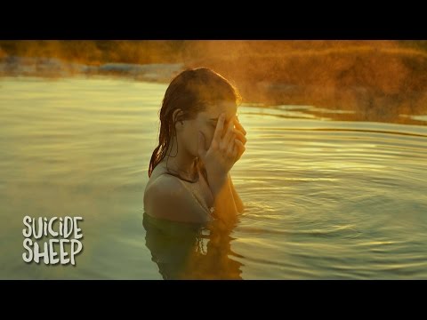 download lagu mp3 mp4 Ocean Eyes Remix, download lagu Ocean Eyes Remix gratis, unduh video klip Ocean Eyes Remix