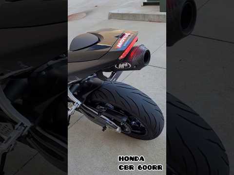 ZX-6R vs CBR 600RR | Which One Sounds Better with M4 Exhaust?🤔🔊 #kawasaki #zx6r #honda #cbr600rr