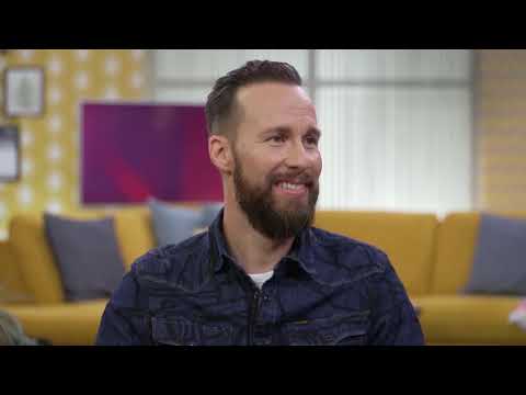 Sustainability & Saving the World: Expert Talk with Marine Biologist & Research Diver Robert Marc...