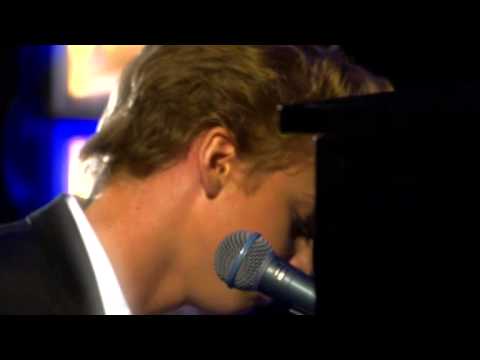 Isak Danielson - Say Something (Live @ Nyhetsmorgon)