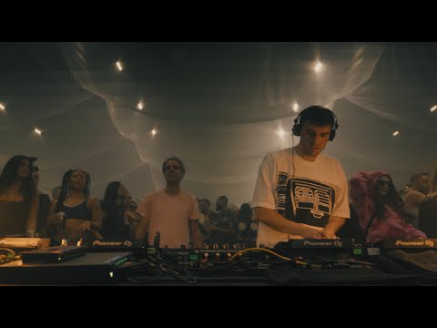 Fred again.. & Four Tet live in Toronto USB002 (November 15, 2025)