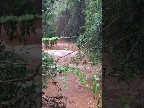 muita chuva em sta tereza do oeste pr Brasil