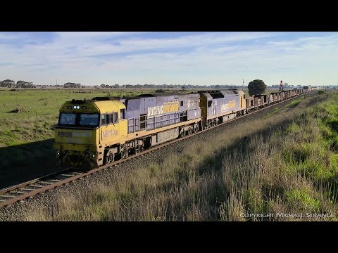 3XM4 Steel Train With Bonus Sadleirs Louvre Vans - PoathTV Australian Railways
