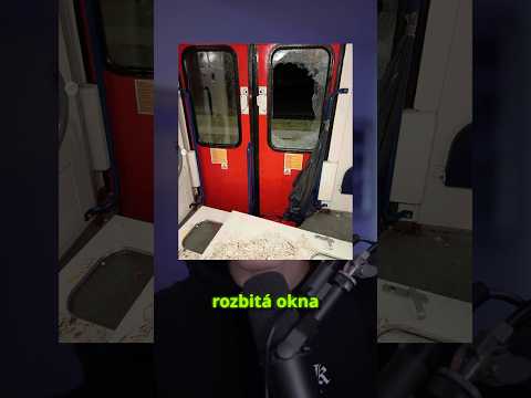 Fanoušci Fotbalu Zdemolovali Vlak! 😱👀
