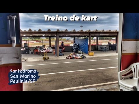Treino de kart no kartódromo San Marino em Paulínia