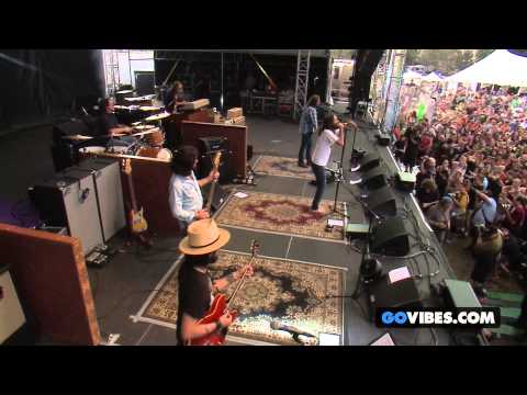 The Black Crowes performs "Sting Me" at Gathering of the Vibes Music Festival 2013