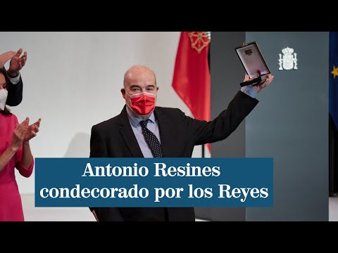 Antonio Resines, condecorado por los Reyes en su reaparición tras superar el covid