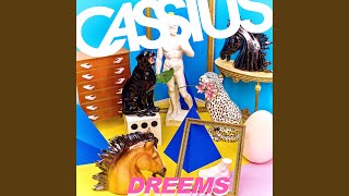 Cause oui! Music Video