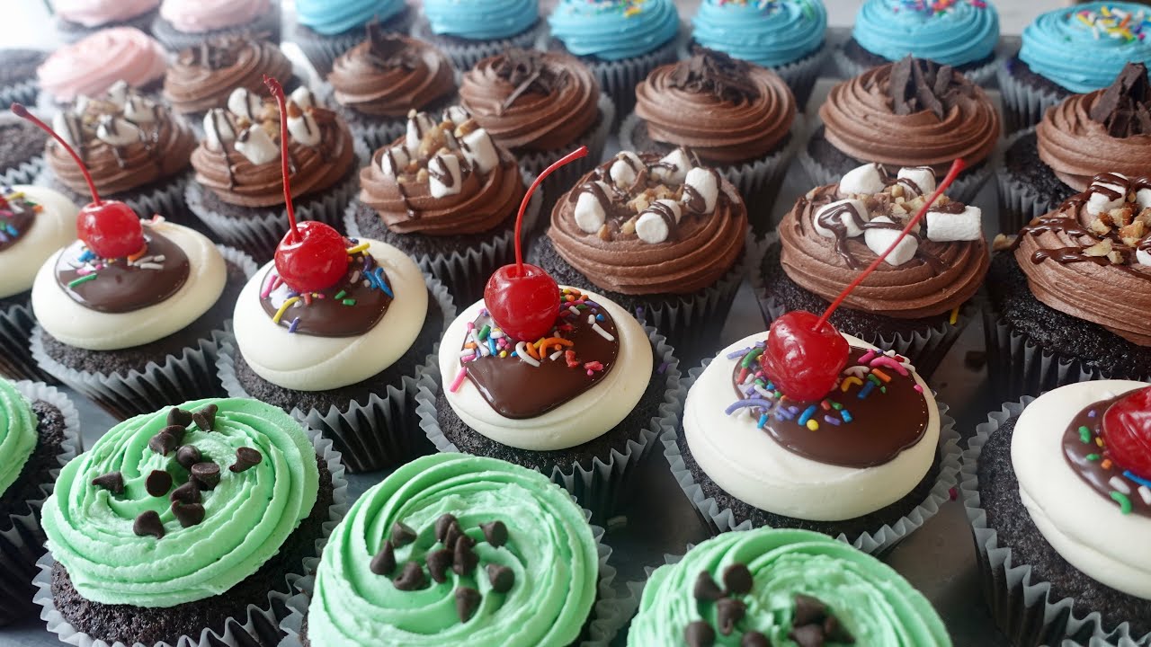 Making 500 Cupcakes in 4 Hours | A Typical Opening Shift at a Bakery | Cake and Cupcake Decorating