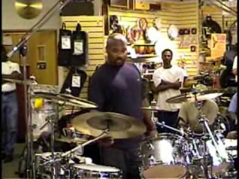 James Ross @ Derico Watson - Drummer - Victor Wooten Band - Explanning & Demo-ing Kit