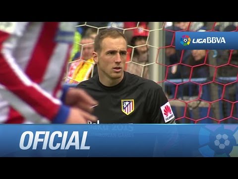 Disparo de Escudero que despeja abajo Oblak