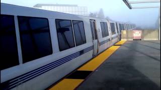 preview picture of video 'SF Daly City train arriving to Fremont BART Station'