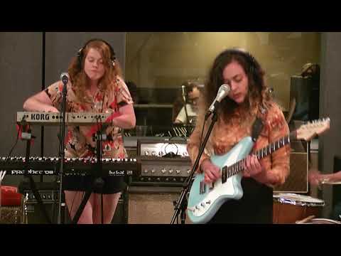 Pearl Earl - Full Session - Daytrotter Session - 7/3/2018