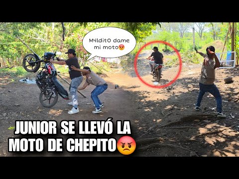 Junior stole Chepe's motorcycle! 😱 He ran away while they were recording it! ‼️ You wouldn't beli...