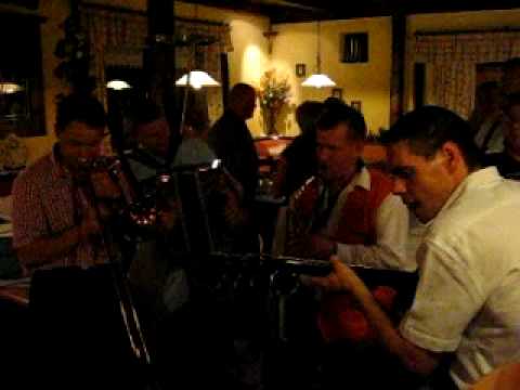 Bei Friedl Lazarus im Landgasthof Lazarus in Mooskirchen.