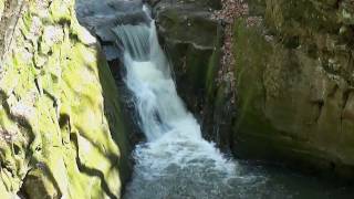preview picture of video 'Pewits Nest waterfalls, Baraboo Wisconsin'