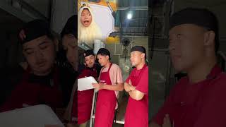 Download lagu Tia Monika versi Tim Packing Ibrahim Aqiqah😎 Udah judes belum ni abangnya? #viralvideo #aqiqah mp3