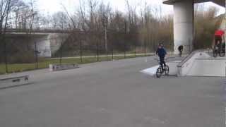 preview picture of video 'BMX - Skate park de Saintes 2'