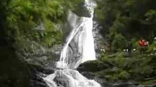preview picture of video 'Canopy tour over 11 waterfalls Costa Rica'