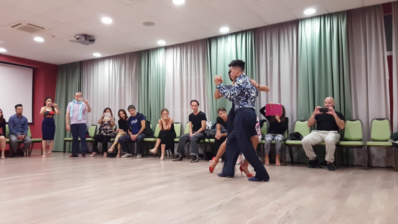 Sebastian Achaval y Roxana Suarez în Bari ws1