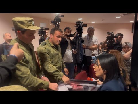 Թողե՛ք, մի արեք տղերք. ՊՊԾ-ն քաշքշում է  լրագրողներին