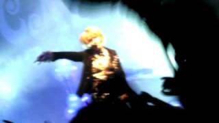 An cafe münchen 22.03.09 - miku headbang (the end of snow scene)