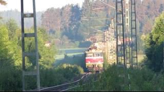 preview picture of video 'Freight train 2090 passes Herralantie level crossing'