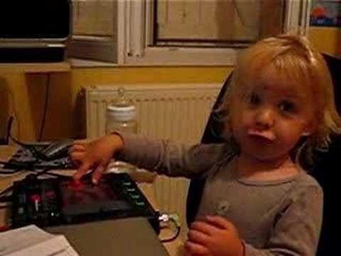 Randomatik Blast's son playing breakcore