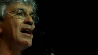 Caetano Veloso apresenta a música inédita &quot;Lapa&quot;