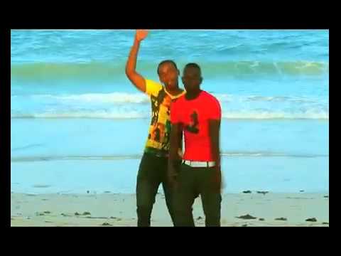 Salu B andamp; Mon G - kasimama peke yake