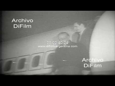 Hector Campora arriba al aeroparque procedente de Cordoba 1973