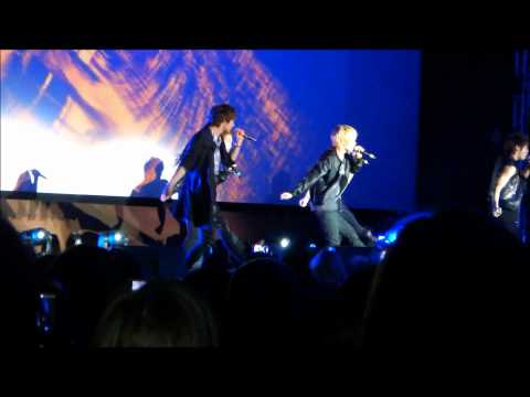 3.11.11 SHINee in London - Juliette