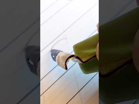 Capital C in our Copperplate calligraphy series. Learn with us at thecalligraphybox.com