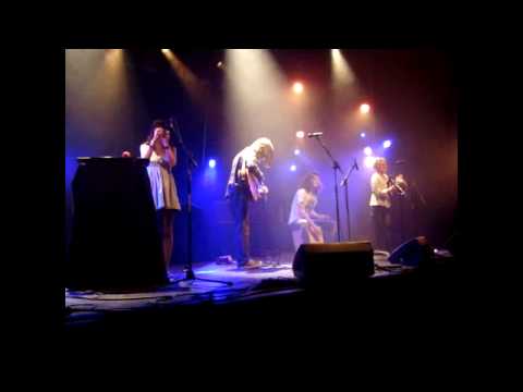 Mexican Kids at home Live 2 @ Les Sons du Nord #4.wmv